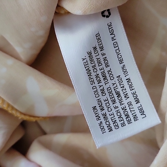 Ava & Viv Squash Floral Print Romper Plus Size 1X V-Neck Closure - Picture 15 of 15